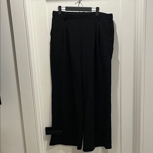Black Wide Leg Pull on Fleece Lined Women's Pants. Cozy Waffle Knit. Never Worn.